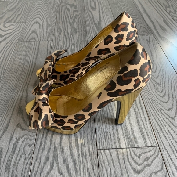 Beautiful Coach Heels💖💫 - Picture 2 of 9